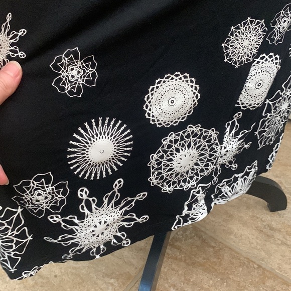 Swim Suit Bathing Suit Cover Up Sleeveless Black and White Floral Print Size 4 - Picture 6 of 9